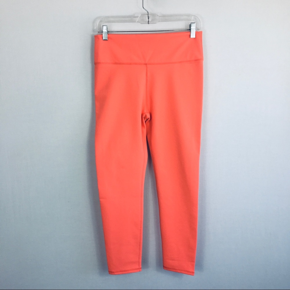 Fabletics Lisette Capri Volleyball High Waisted 7/8 Soccer Practice UPF 50
